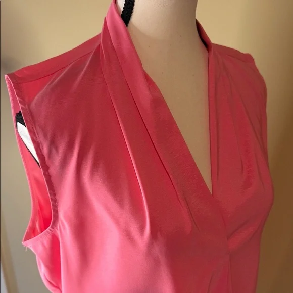 Le Chateau Top Blouse Vibrant Pink V Neck Sleeveless Women's Size L - Picture 2 of 10